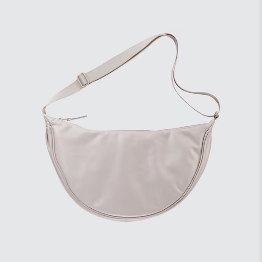 Uniqlo :C FAUX LEATHER ROUND SHOULDER BAG